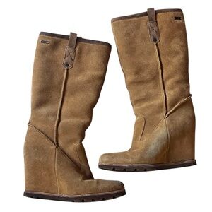 UGG Soleil Light Tan Wedge Suede Boots Size 7